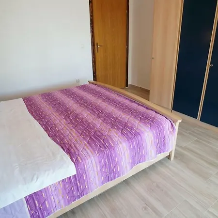 Mira Apartment *