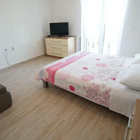 Mira *