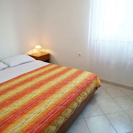 Apartment Mira