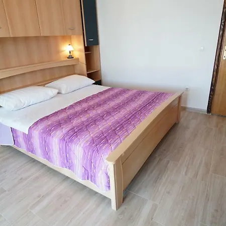 Apartment Mira